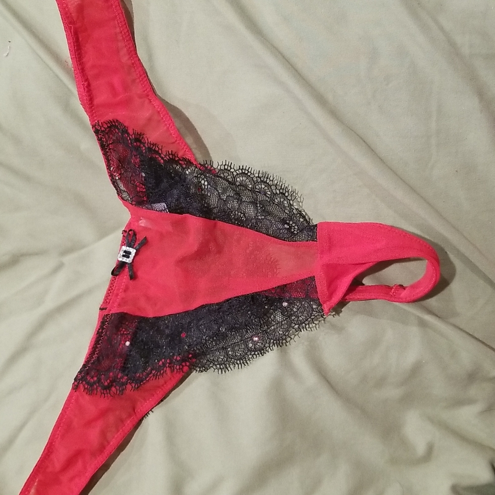 VS Thong